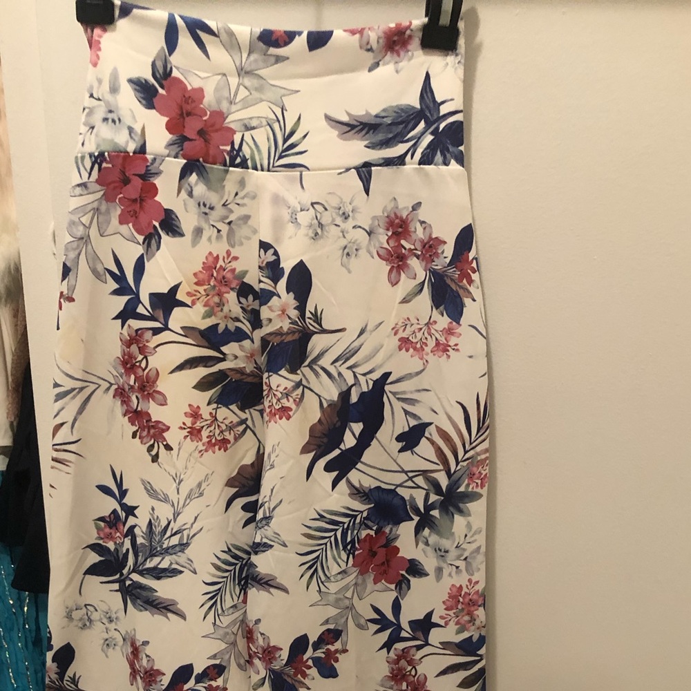 Dressy floral pants for any occasion